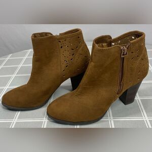 American Eagle Ankle Booties Brown Faux Suede CutOut Detailing Women Size 7 Boot